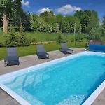 Farm stay Gospodarstwo Agroturystyczne Z Basenem & Spa I Alpakami