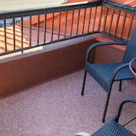 Z Basenem&spa I Alpakami Gospodarstwo agroturystyczne *